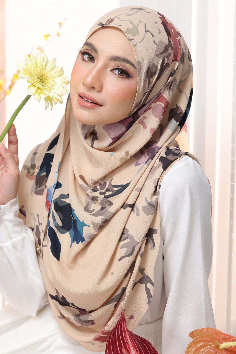 Warda Premium in CAMELIA